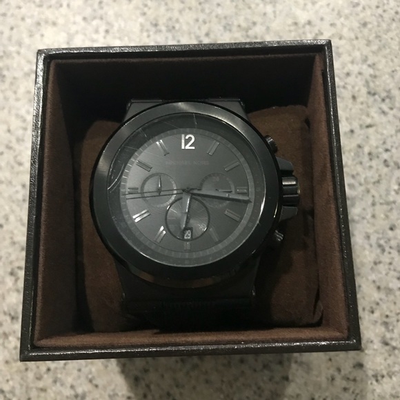 Michael Kors MK-8152 Watch - Picture 1 of 2